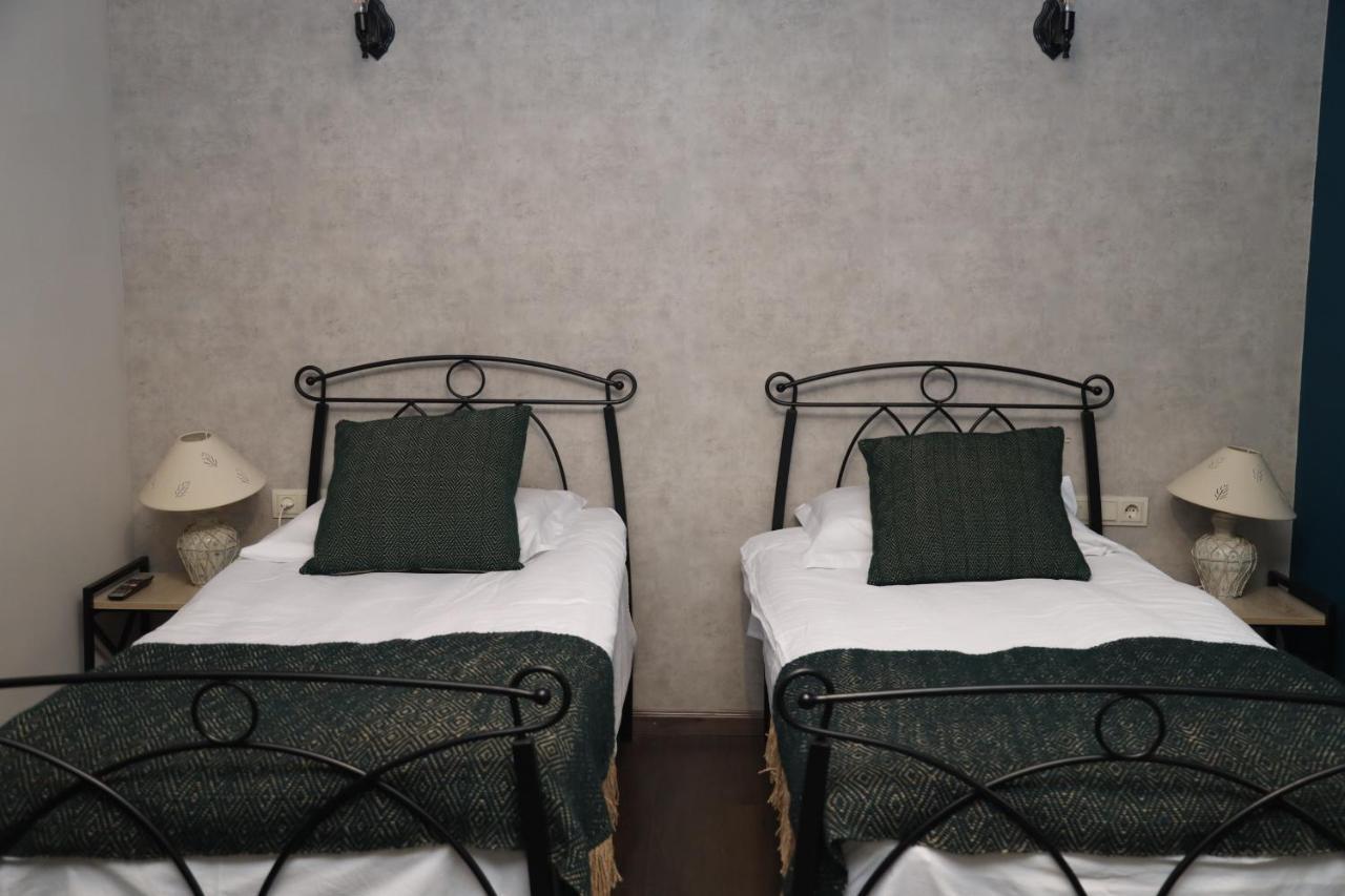Redroof Country House Hotel Goris Exterior photo