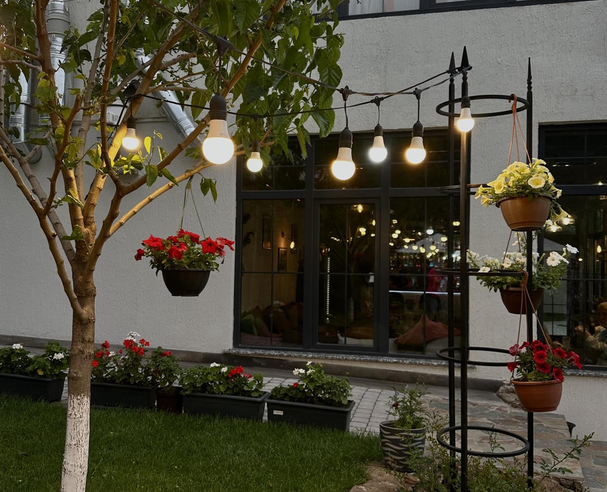 Redroof Country House Hotel Goris Exterior photo