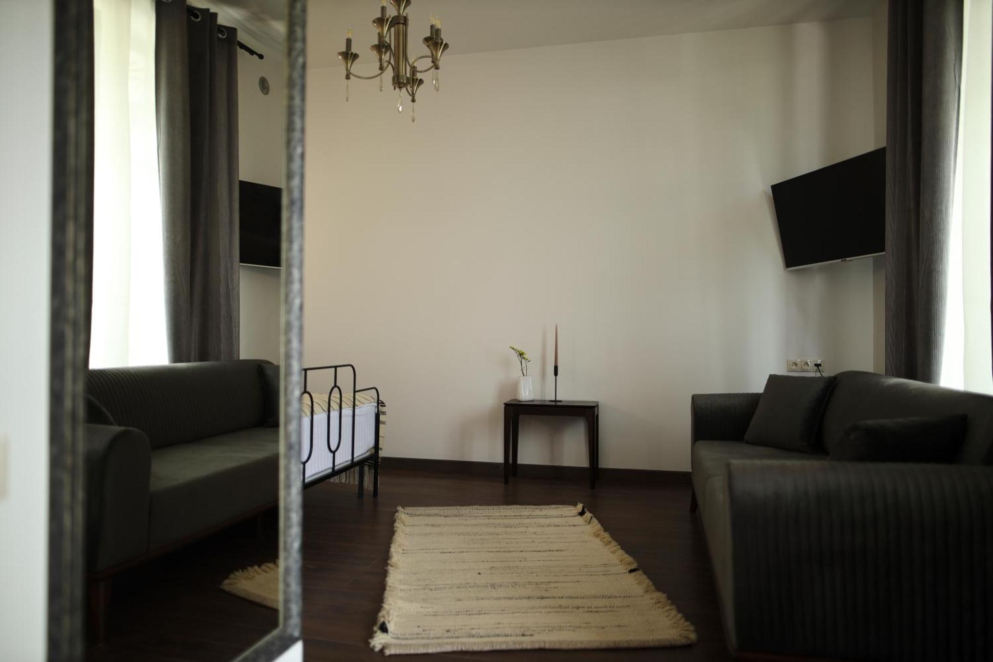 Redroof Country House Hotel Goris Exterior photo