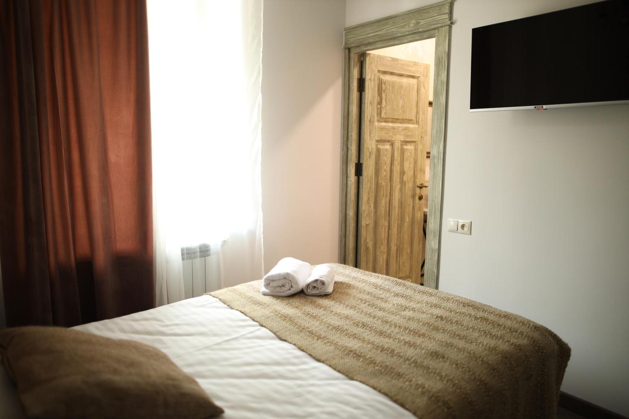 Redroof Country House Hotel Goris Exterior photo