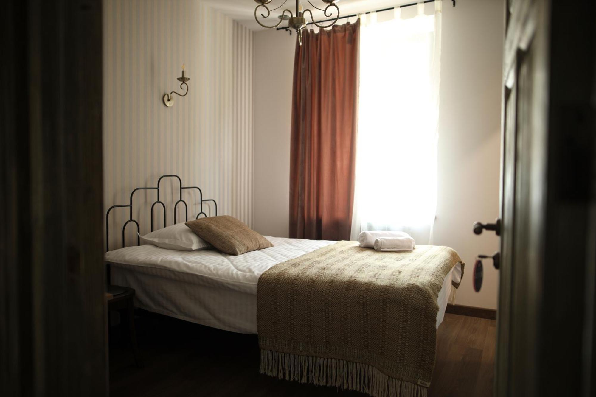 Redroof Country House Hotel Goris Exterior photo