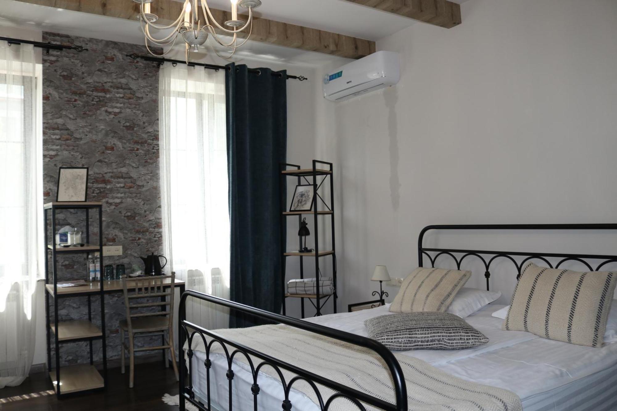 Redroof Country House Hotel Goris Exterior photo