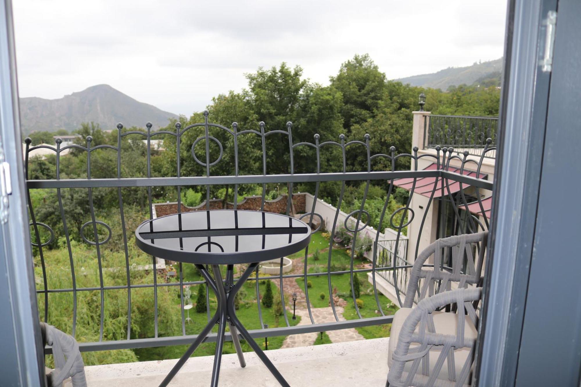 Redroof Country House Hotel Goris Room photo