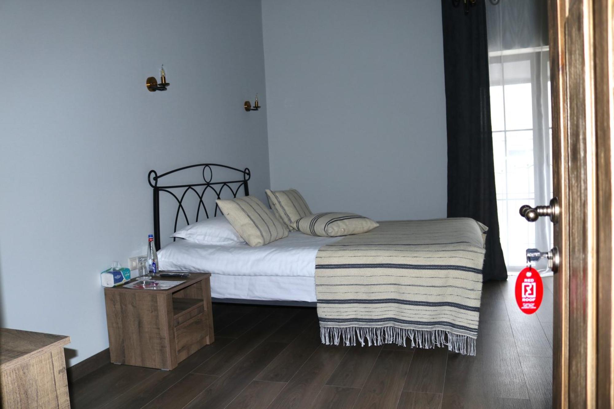 Redroof Country House Hotel Goris Room photo